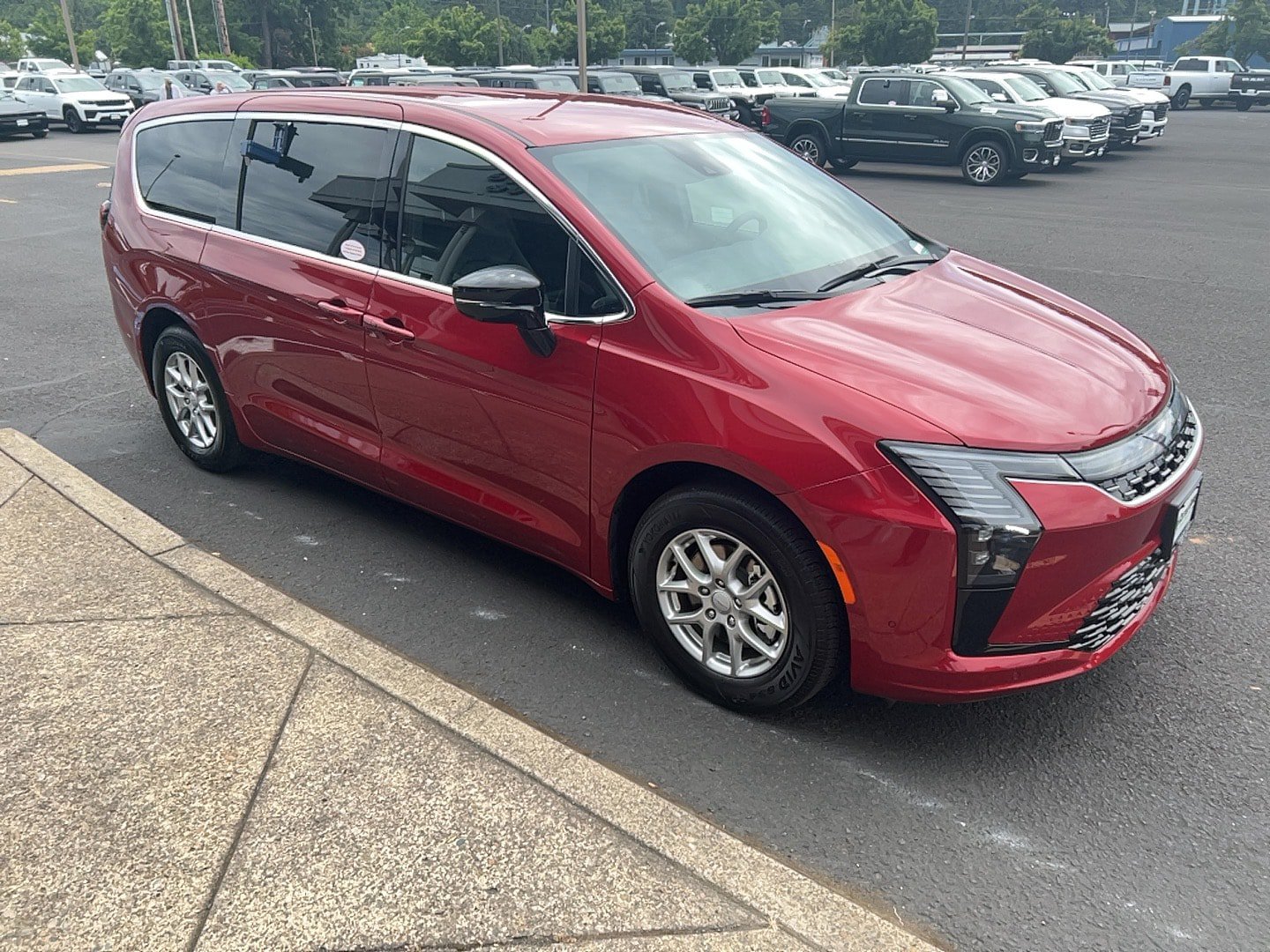 New 2027 Chrysler Pacifica Select FWD image 4