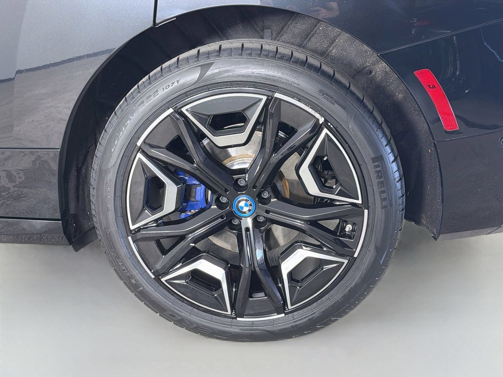 Certified 2024 BMW iX xDrive50 w/ Sport Package AWD/4WD image 31