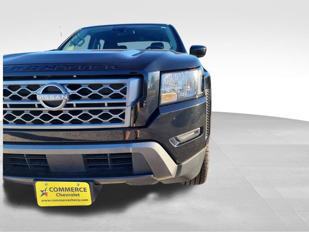 Used 2023 Nissan Frontier SV image 10