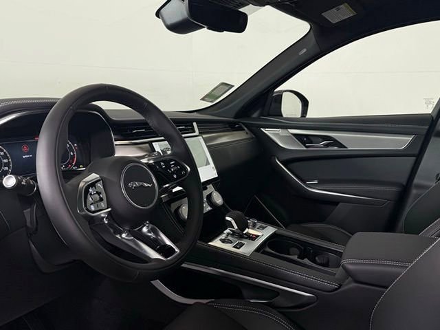 New 2026 Jaguar F-PACE R-Dynamic S image 4