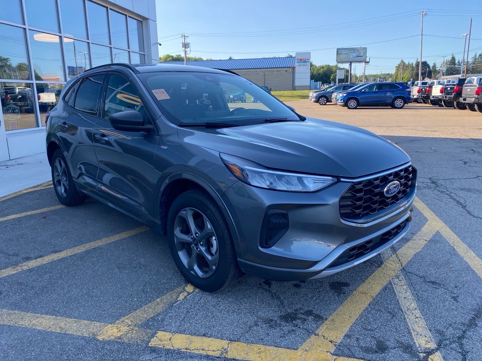 Used 2024 Ford Escape ST-Line w/ Tech Pack #1 AWD/4WD image 8