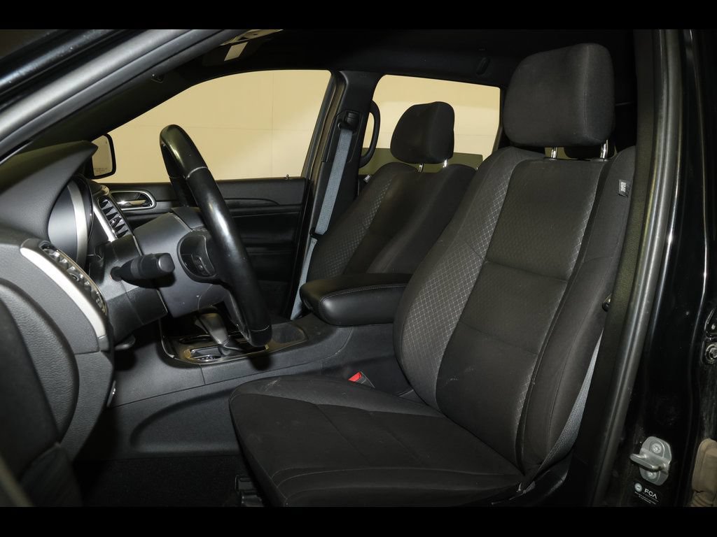 Used 2021 Jeep Grand Cherokee Laredo AWD/4WD image 16
