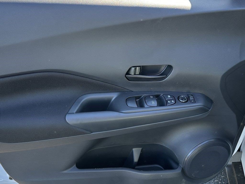 Certified 2025 Nissan Kicks Play S FWD image 21