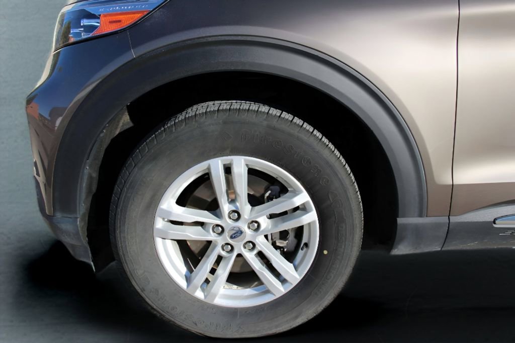 Used 2021 Ford Explorer XLT w/ Equipment Group 202A image 34