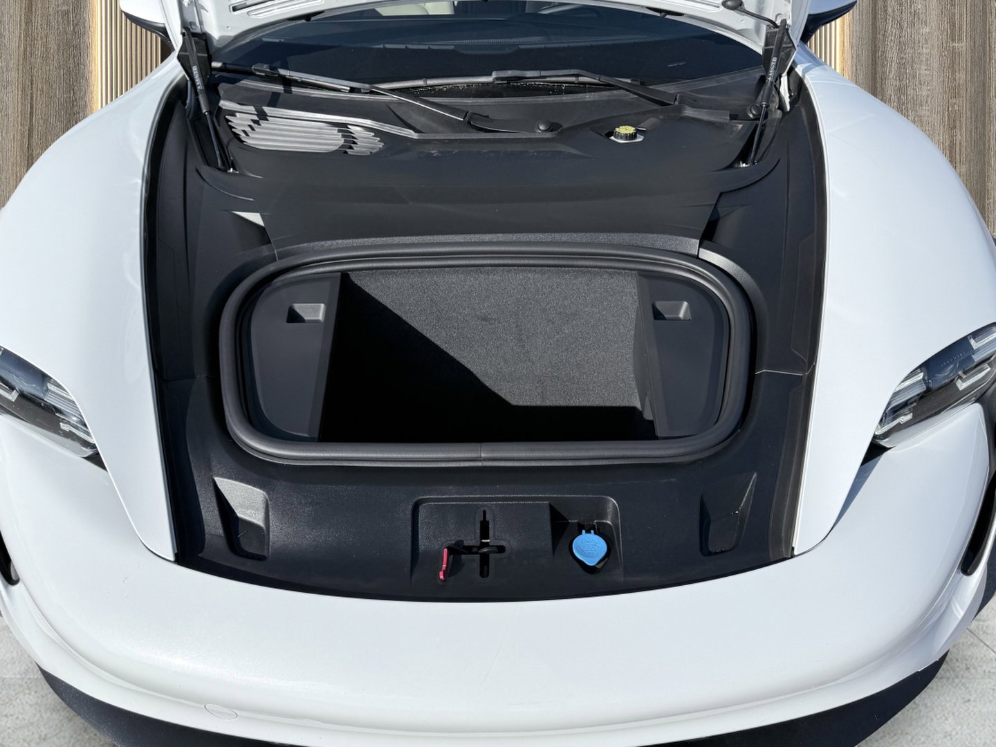 Used 2022 Porsche Taycan image 23