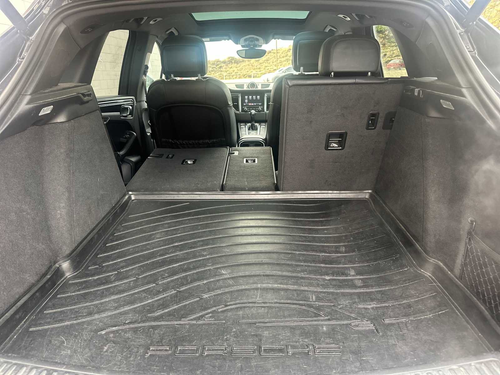 Used 2018 Porsche Macan S image 16