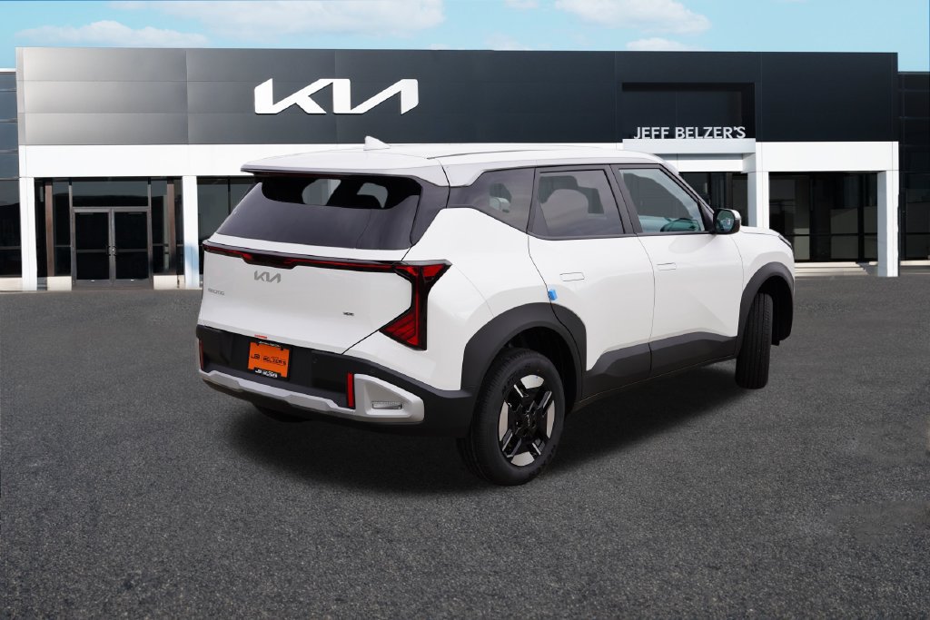 New 2027 Kia Seltos LX AWD/4WD image 3
