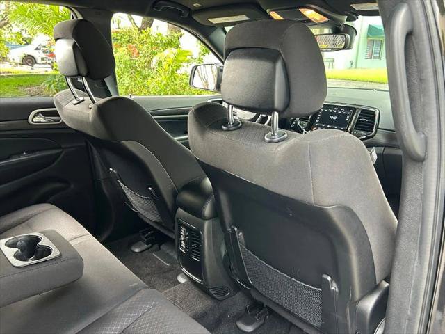 Certified 2022 Jeep Grand Cherokee Laredo E RWD image 43
