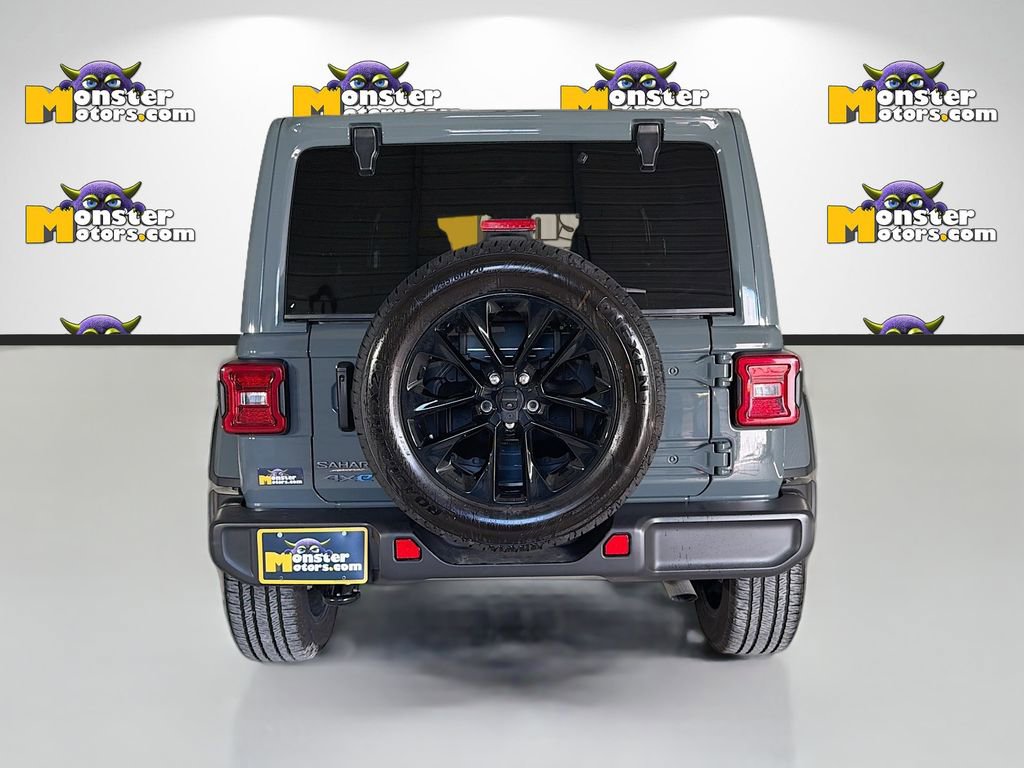 Used 2025 Jeep Wrangler Unlimited Sahara AWD/4WD image 6