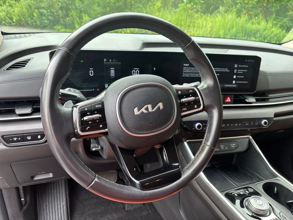Certified 2025 Kia Carnival EX FWD image 26