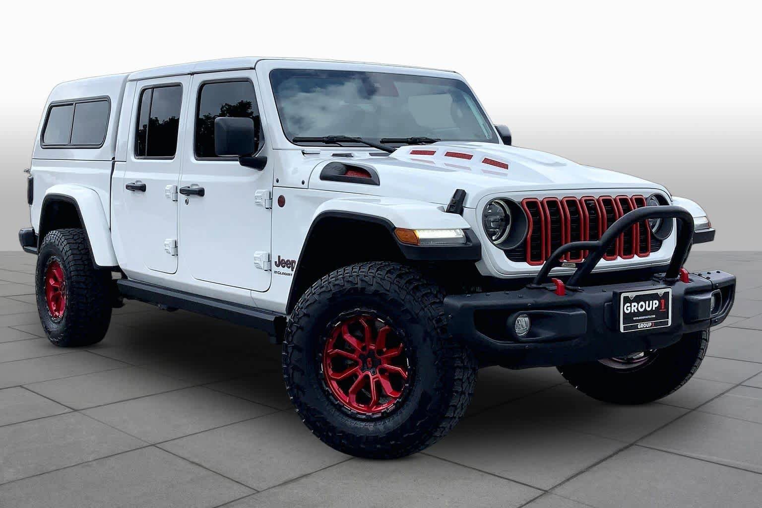 Used 2025 Jeep Gladiator Rubicon AWD/4WD image 3
