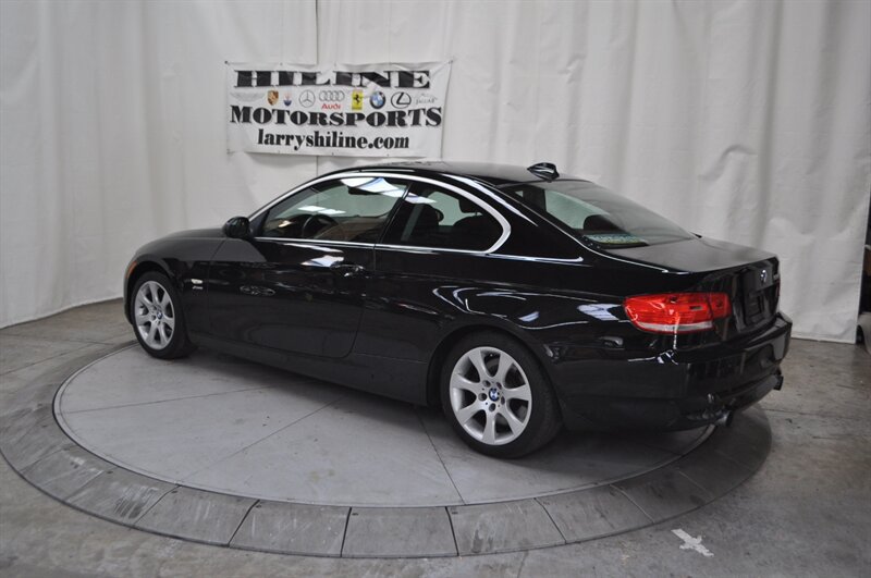 Used 2009 BMW 335i xDrive Coupe AWD/4WD image 4