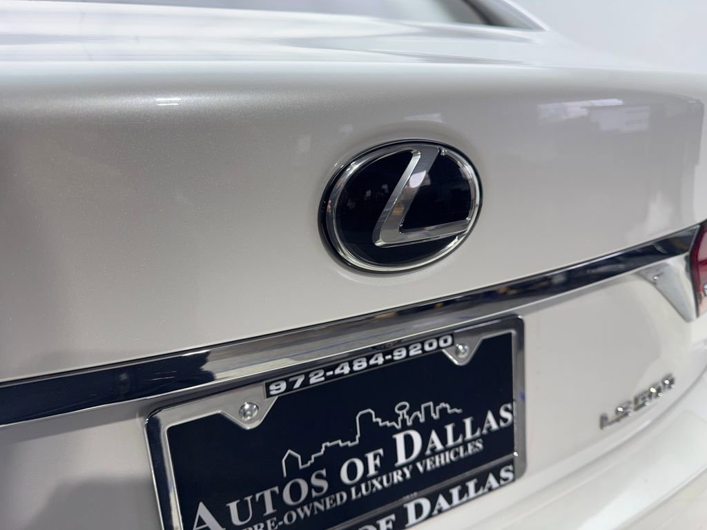 Used 2020 Lexus LS 500 w/ Accessory Package (Z2) image 21