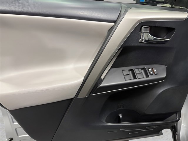 Used 2018 Toyota RAV4 XLE image 9