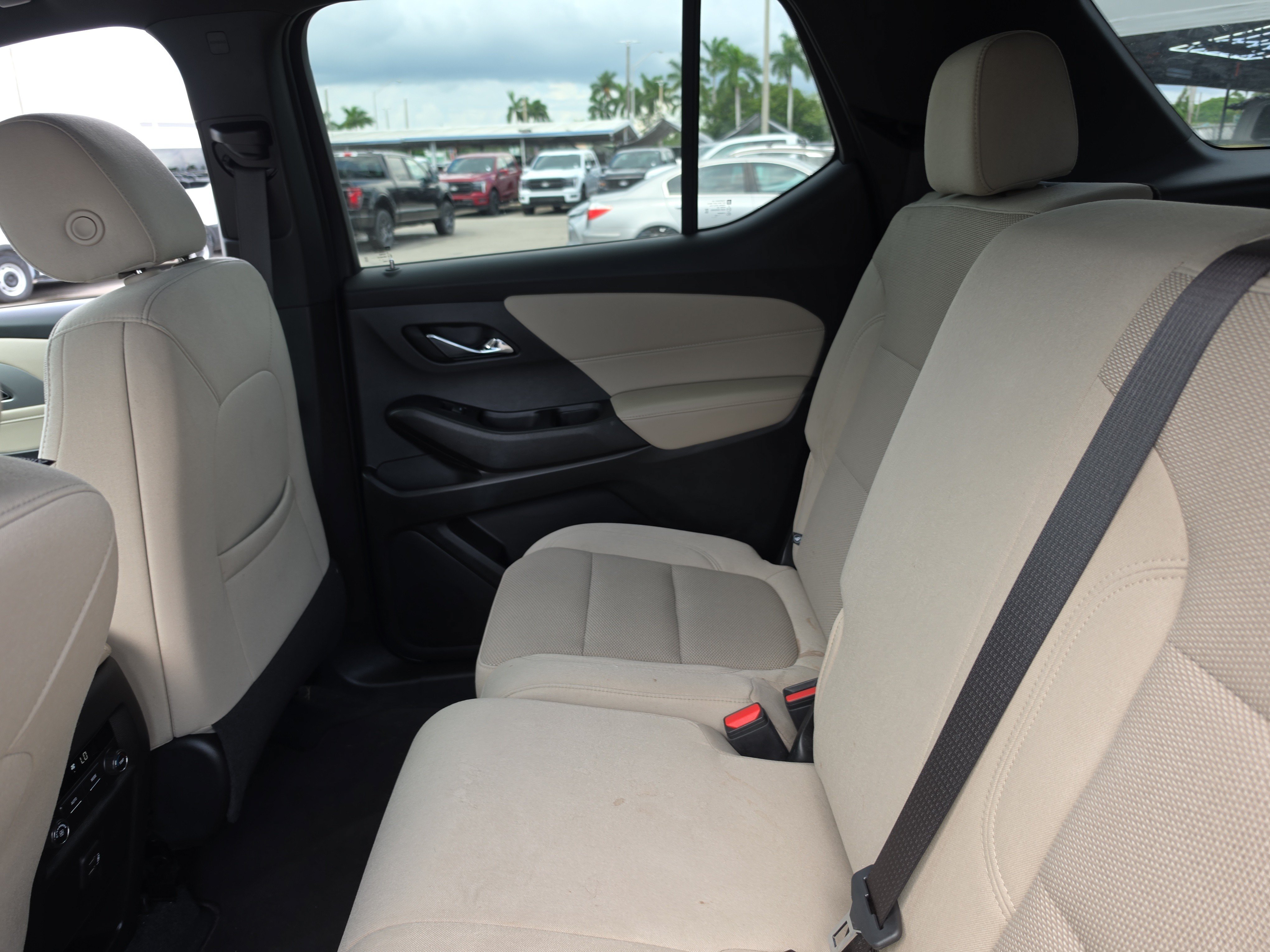 Used 2023 Chevrolet Traverse LS FWD image 9