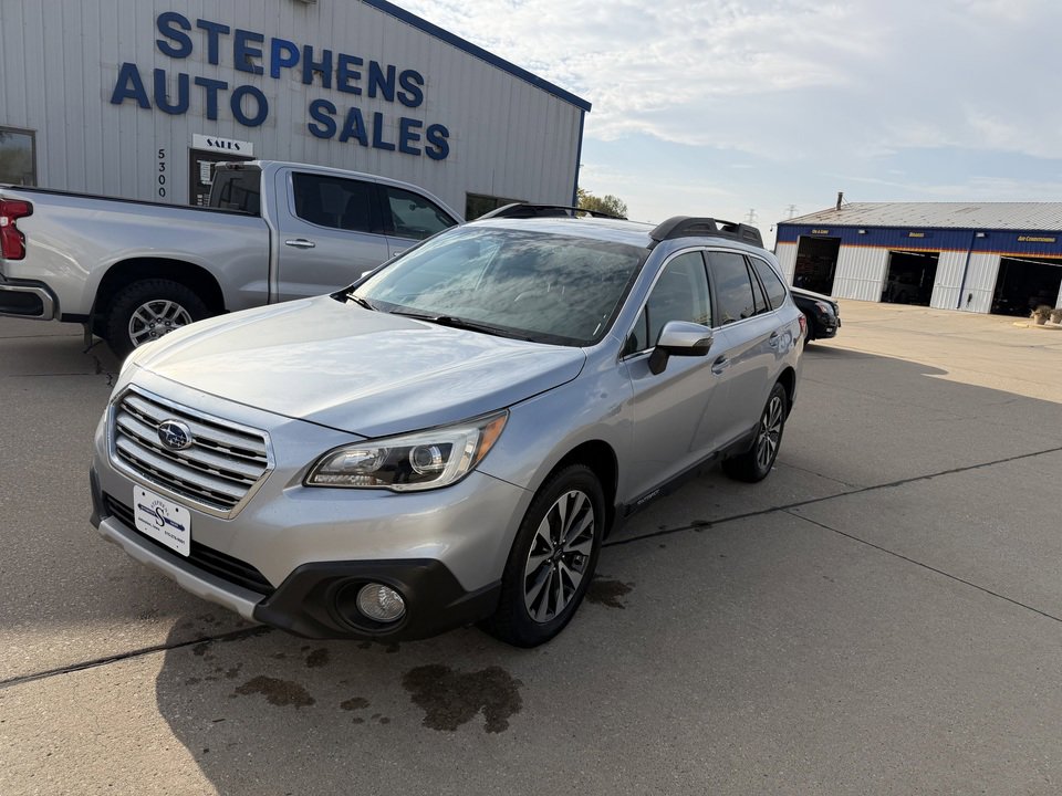 Used 2017 Subaru Outback 2.5i Limited image 1
