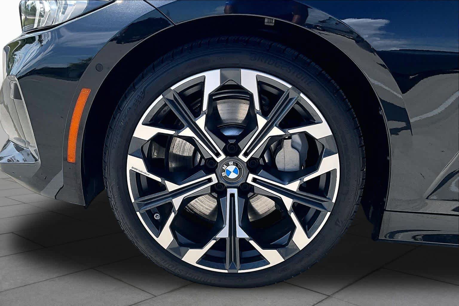 Used 2025 BMW 330i Sedan RWD image 10