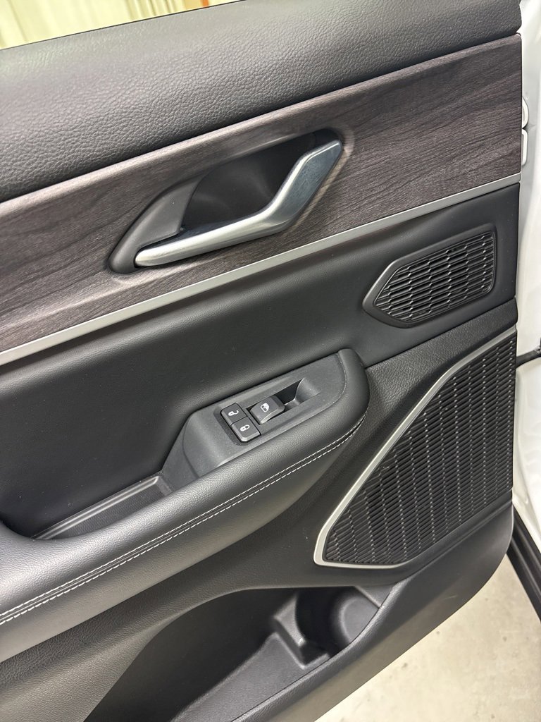 Used 2022 Jeep Grand Cherokee L Limited image 32