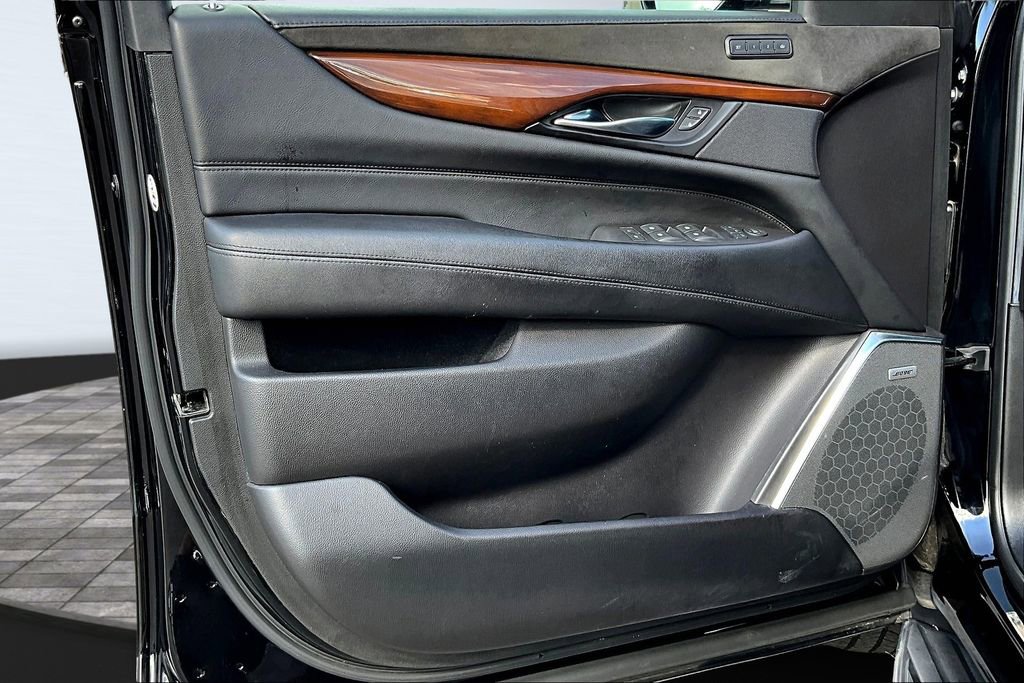 Used 2019 Cadillac Escalade ESV Luxury image 23