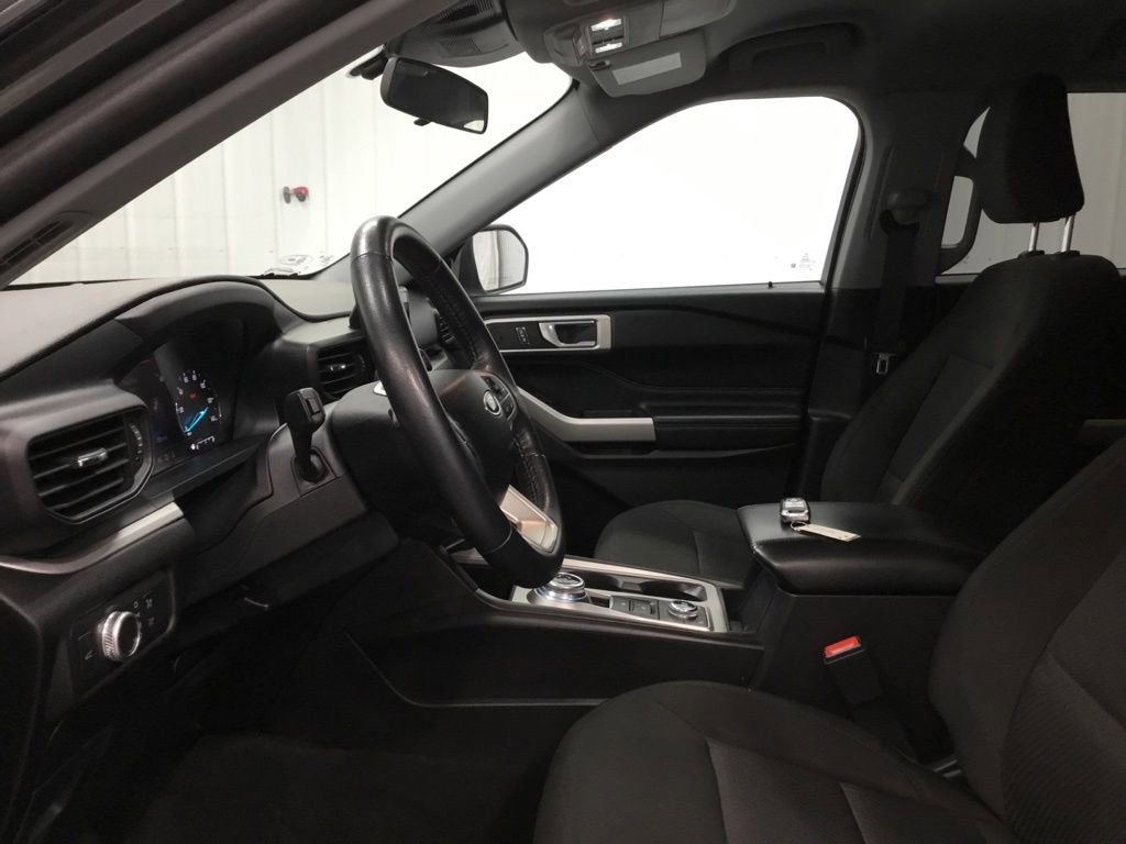 Used 2022 Ford Explorer XLT image 5