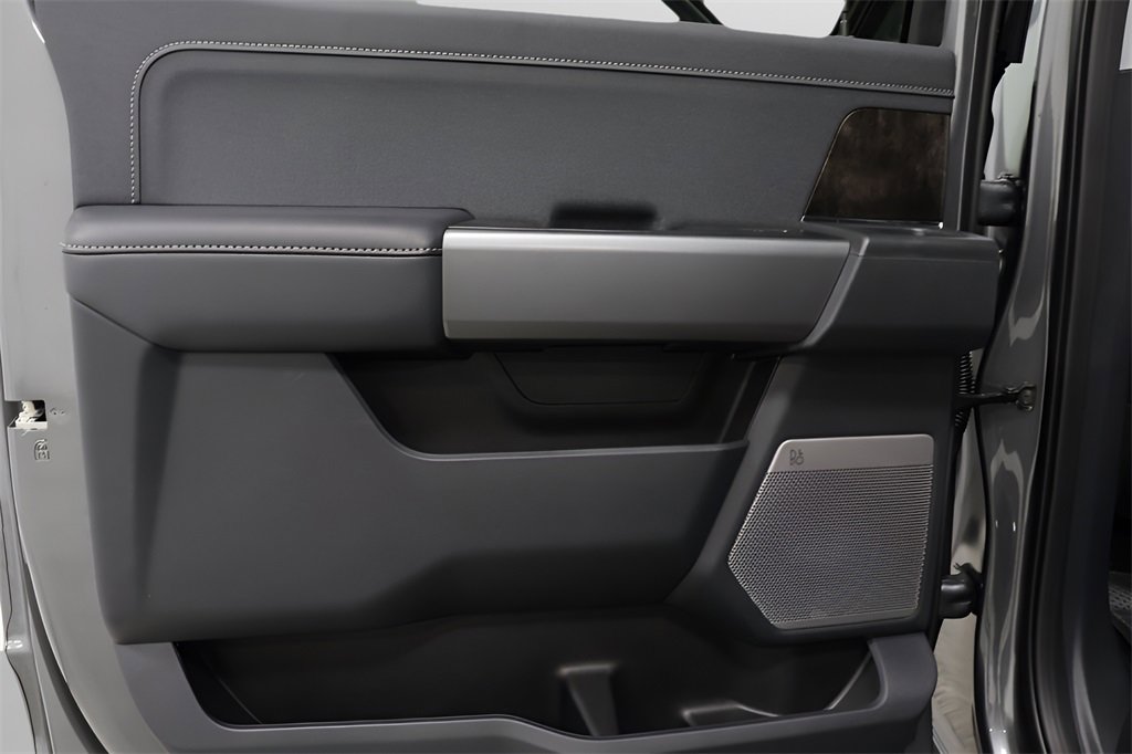 New 2026 Ford F350 Lariat w/ Black Appearance Package image 24