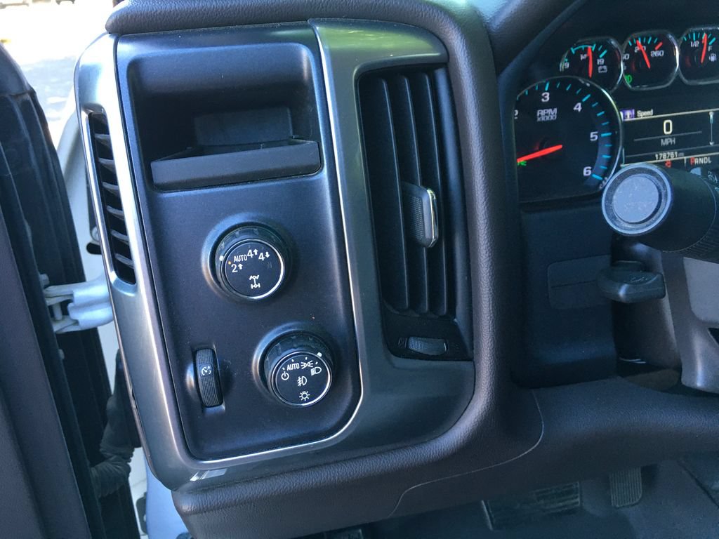 Used 2017 Chevrolet Silverado 1500 LT w/ All Star Edition AWD/4WD image 18