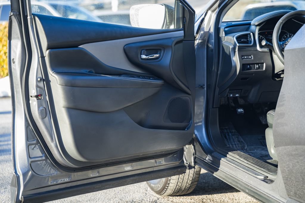 Used 2023 Nissan Murano SV image 38