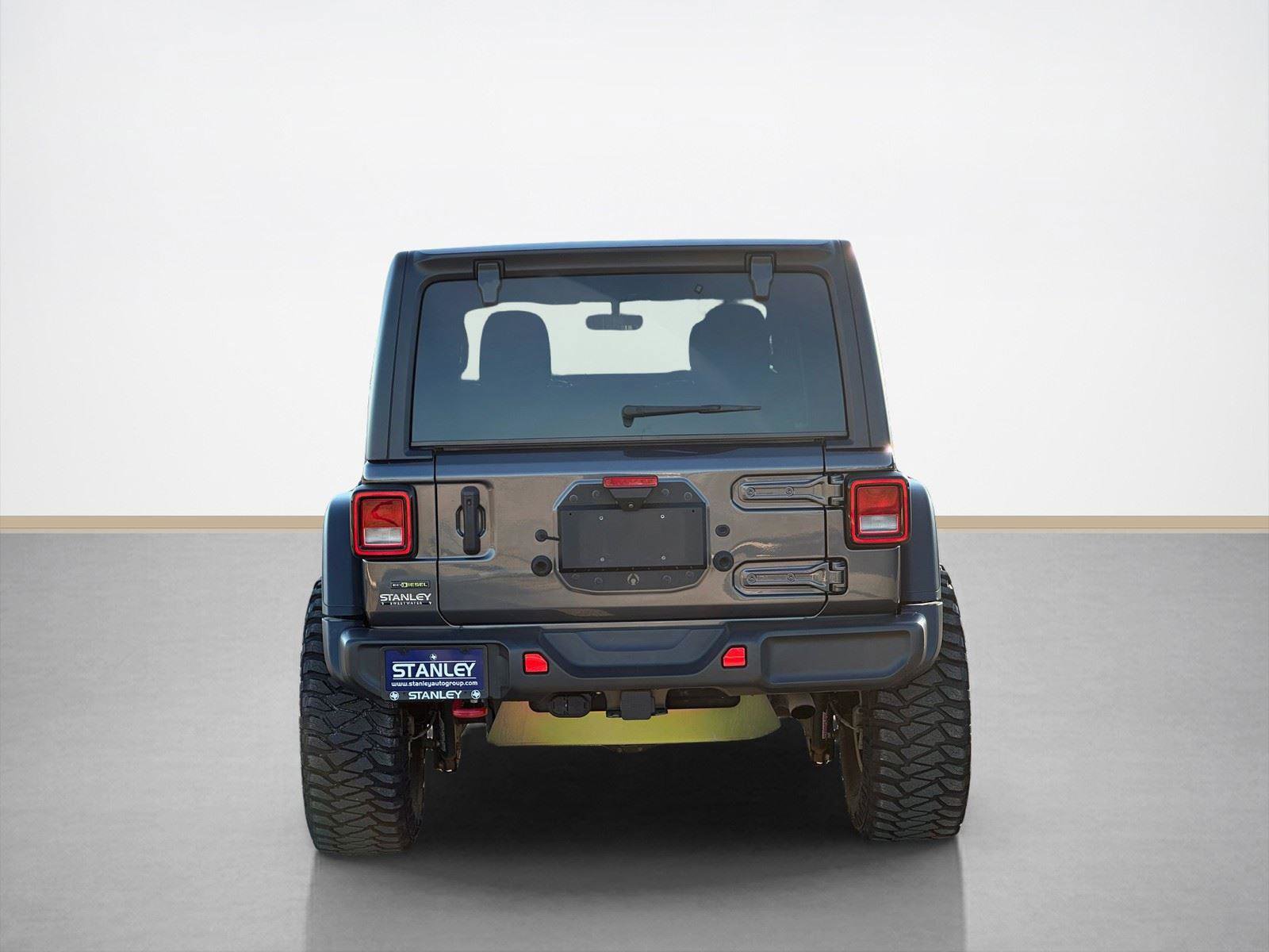 Used 2023 Jeep Wrangler Unlimited Rubicon w/ Cold Weather Group image 6