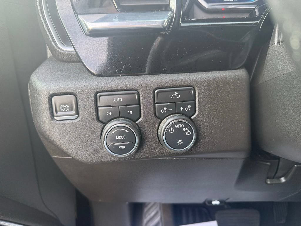 Used 2023 Chevrolet Silverado 1500 LT AWD/4WD image 33