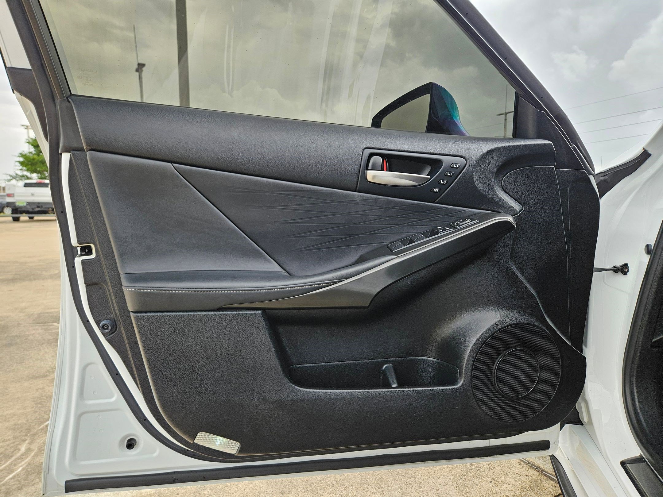 Used 2022 Lexus IS 350 F Sport w/ Navigation Package image 12