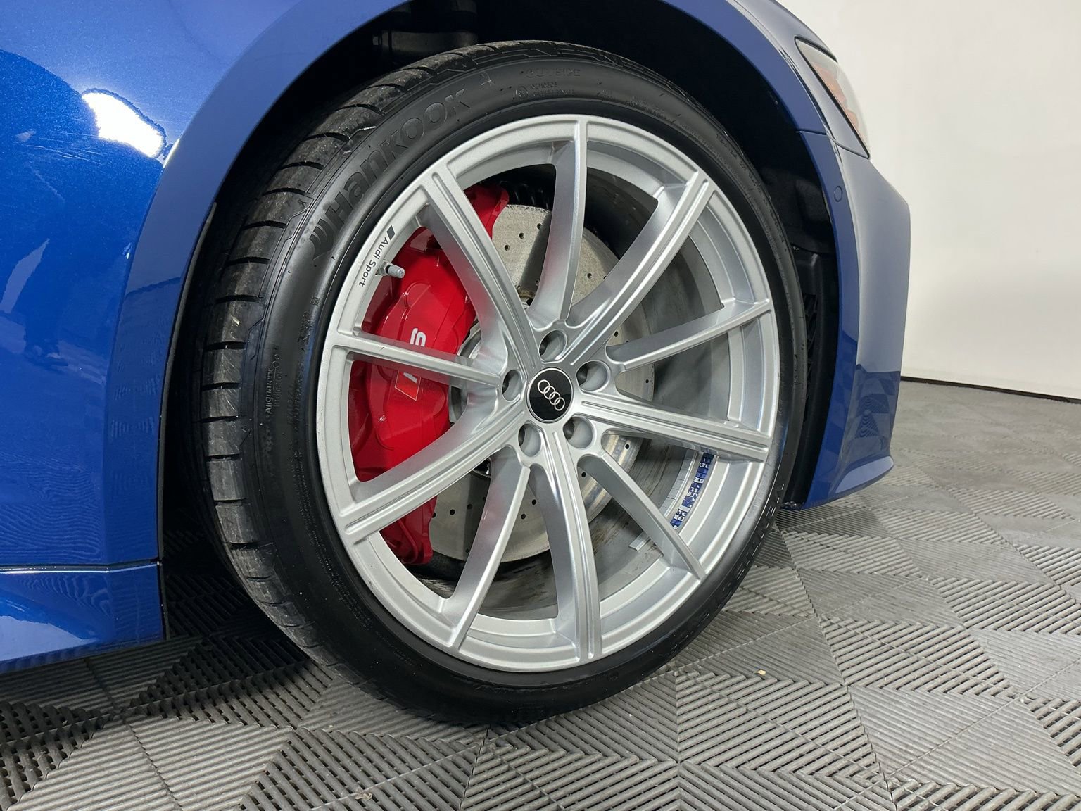 Used 2024 Audi RS 6 performance image 10