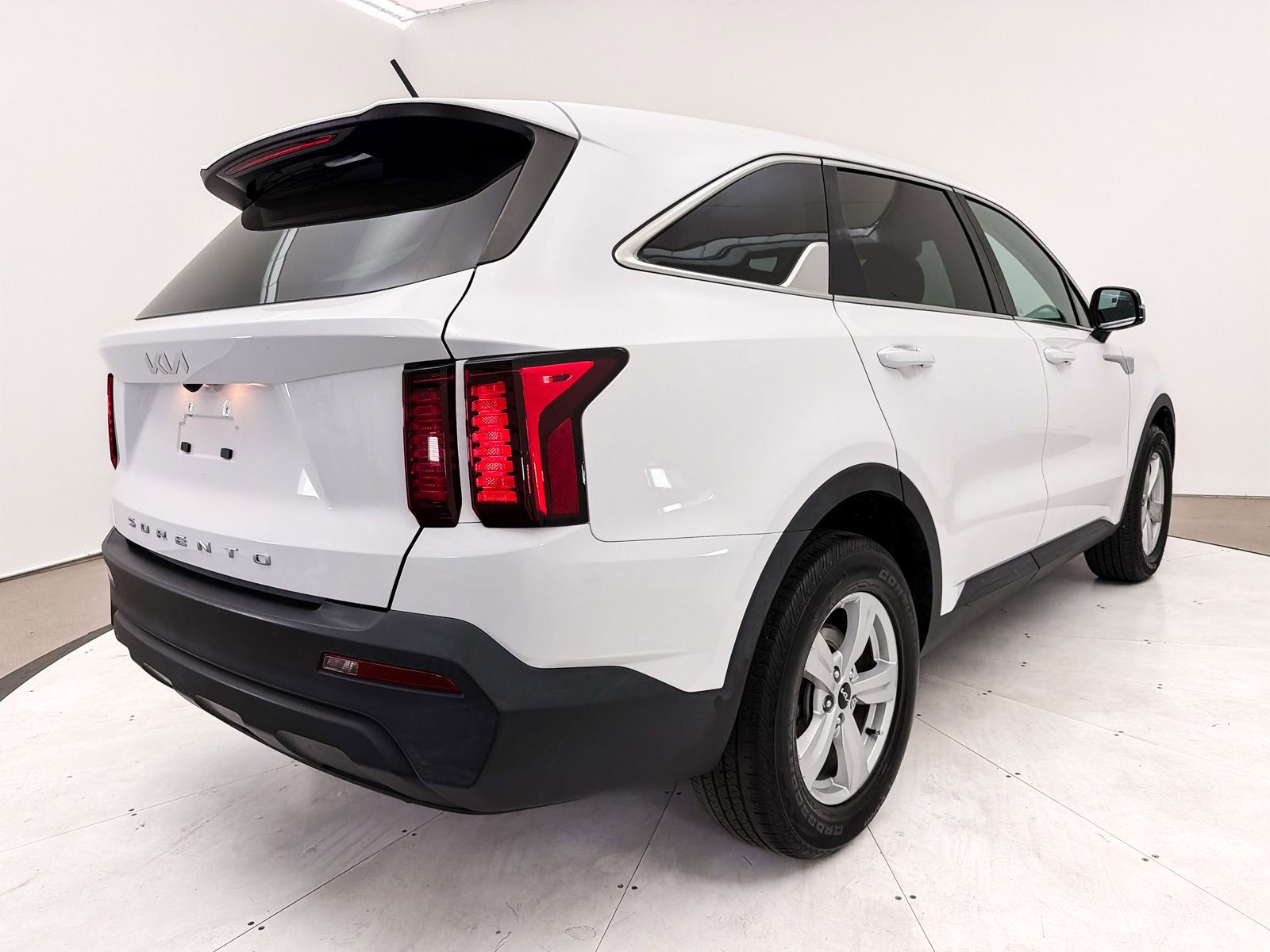 Used 2022 Kia Sorento LX FWD image 16