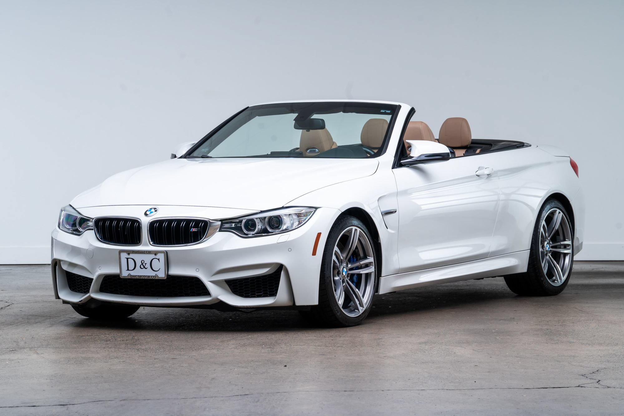 Used 2016 BMW M4 Convertible RWD image 4