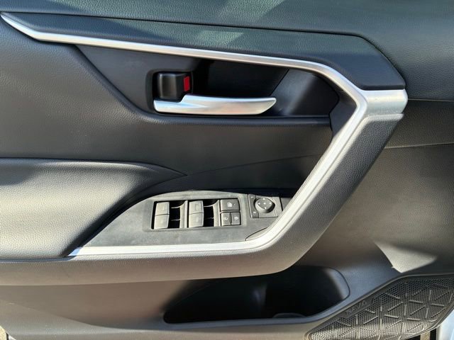Used 2024 Toyota RAV4 XLE FWD image 12