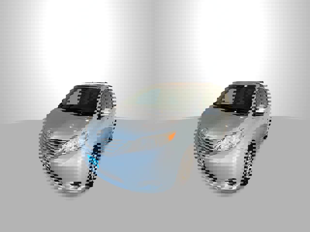 Used 2015 Toyota Sienna LE image 4