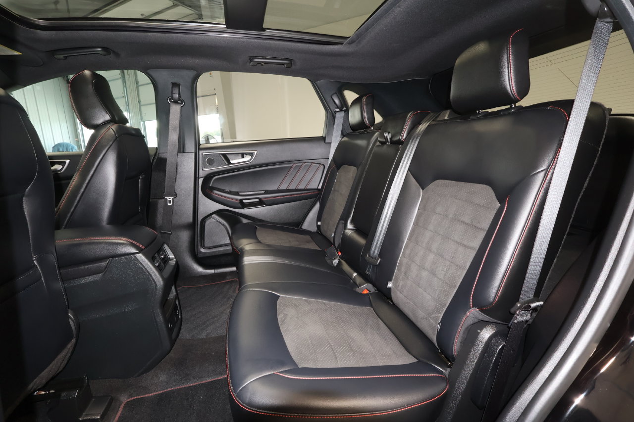 Used 2024 Ford Edge ST-Line AWD/4WD image 23