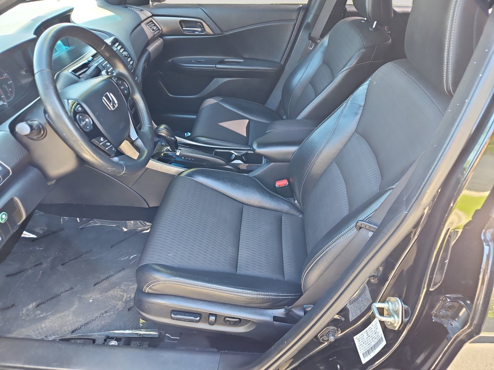 Used 2017 Honda Accord Sport image 9