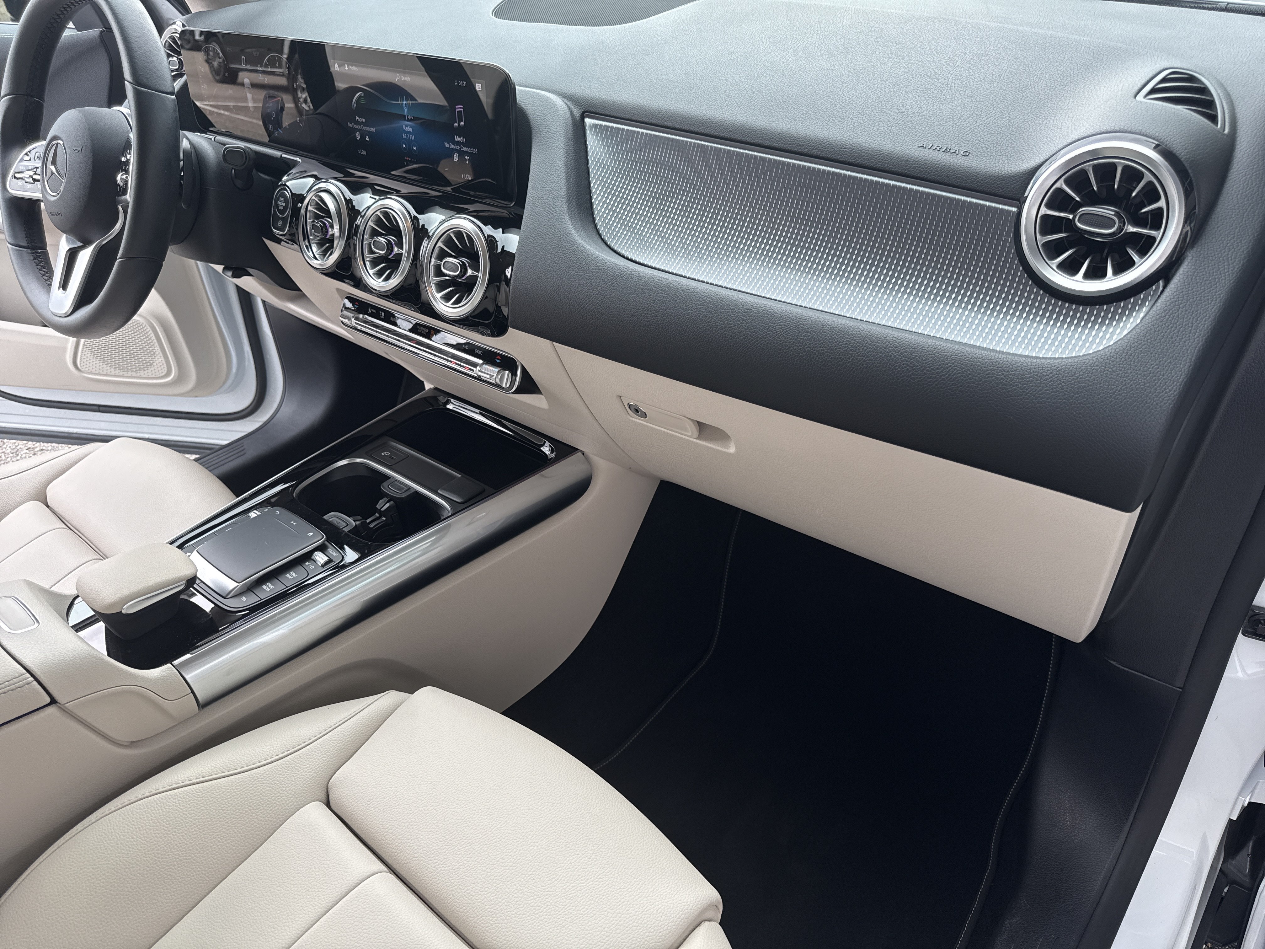 Certified 2023 Mercedes-Benz GLA 250 w/ Premium Package image 16