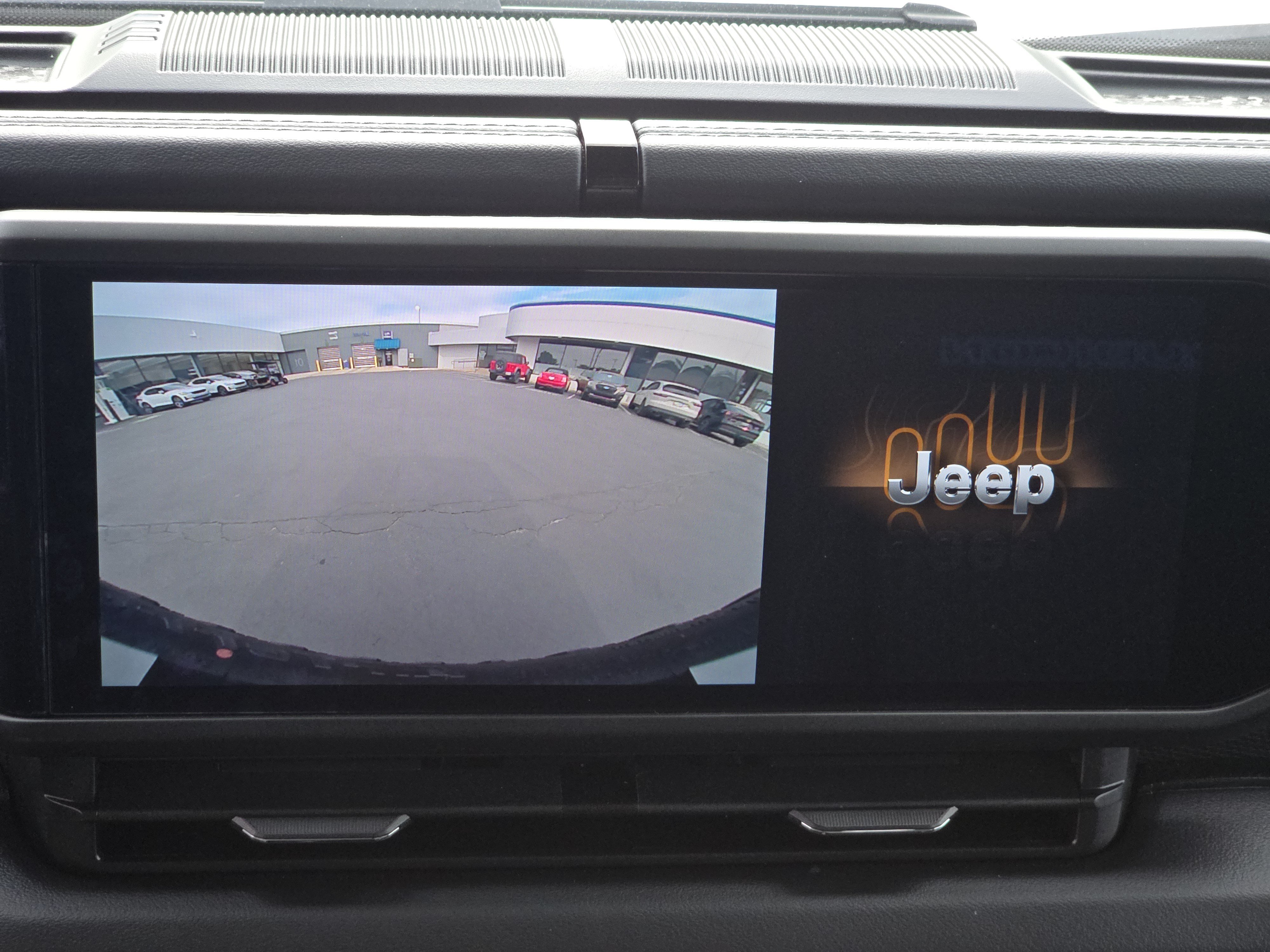 Used 2025 Jeep Wrangler Unlimited Rubicon 4xe w/ Convenience Group AWD/4WD image 25