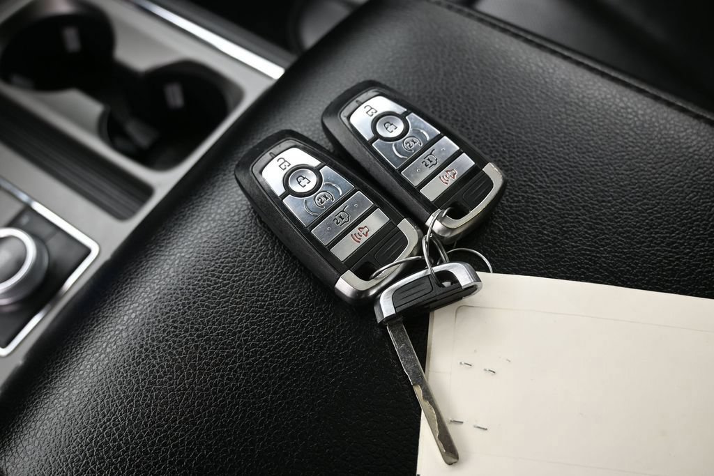 Used 2021 Ford Expedition XLT AWD/4WD image 24