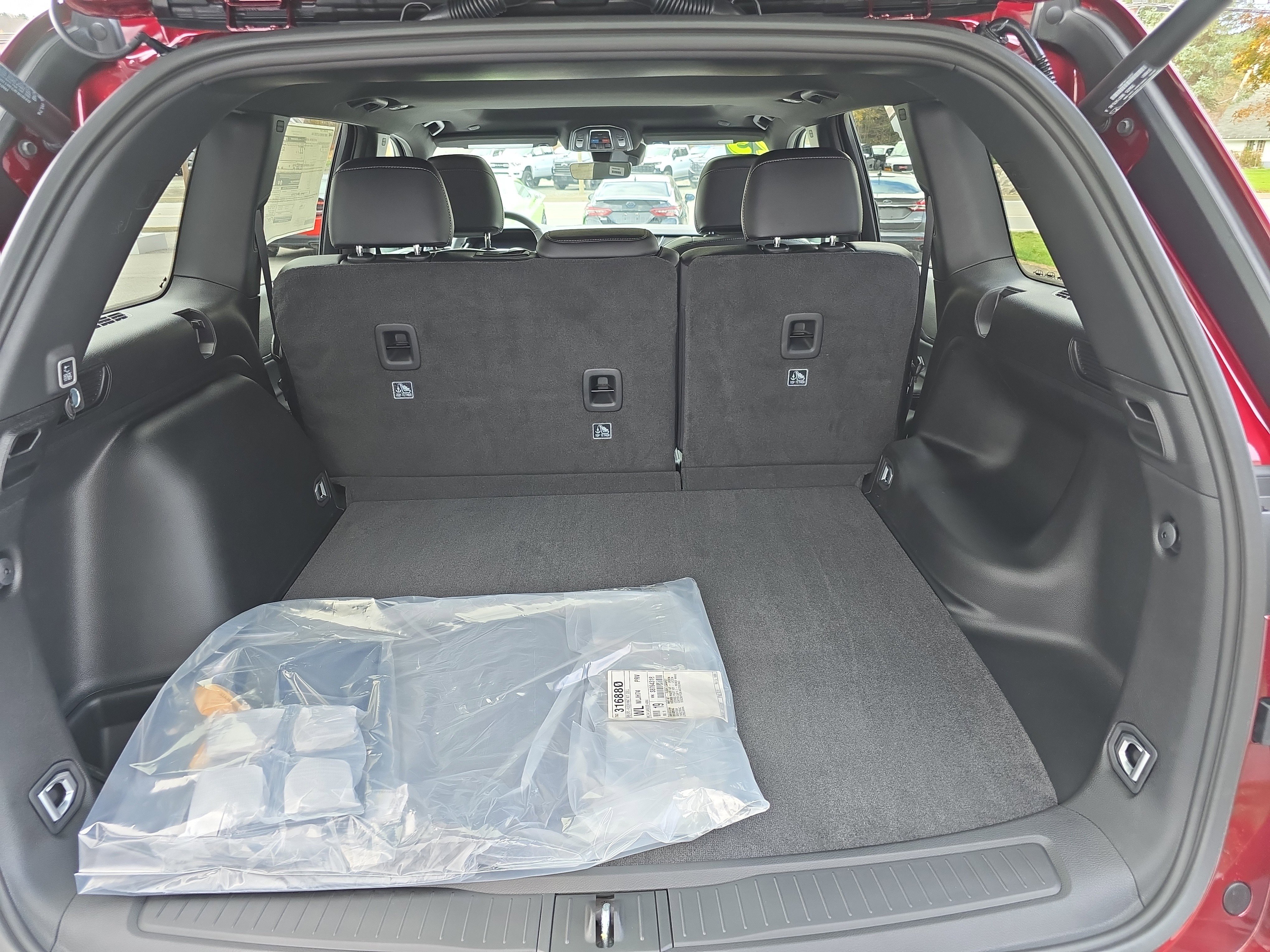 New 2025 Jeep Grand Cherokee Altitude image 5