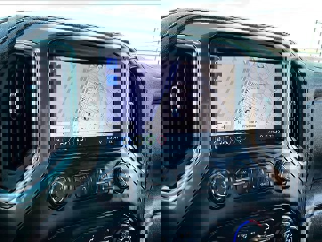 Used 2019 Chevrolet Silverado 1500 High Country w/ Technology Package image 19