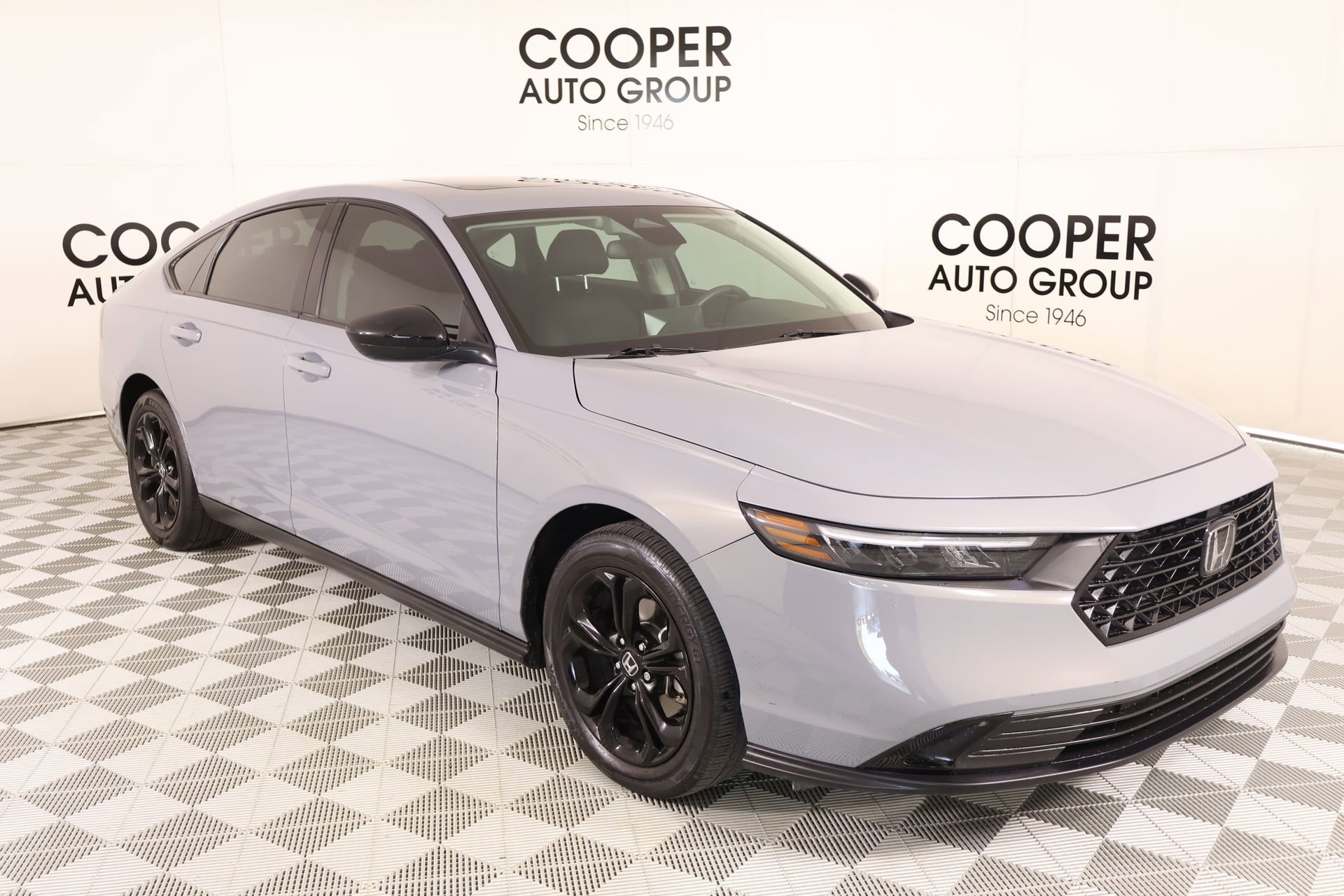 Used 2025 Honda Accord SE image 1