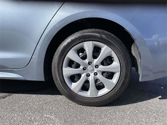 Used 2021 Toyota Corolla LE image 9