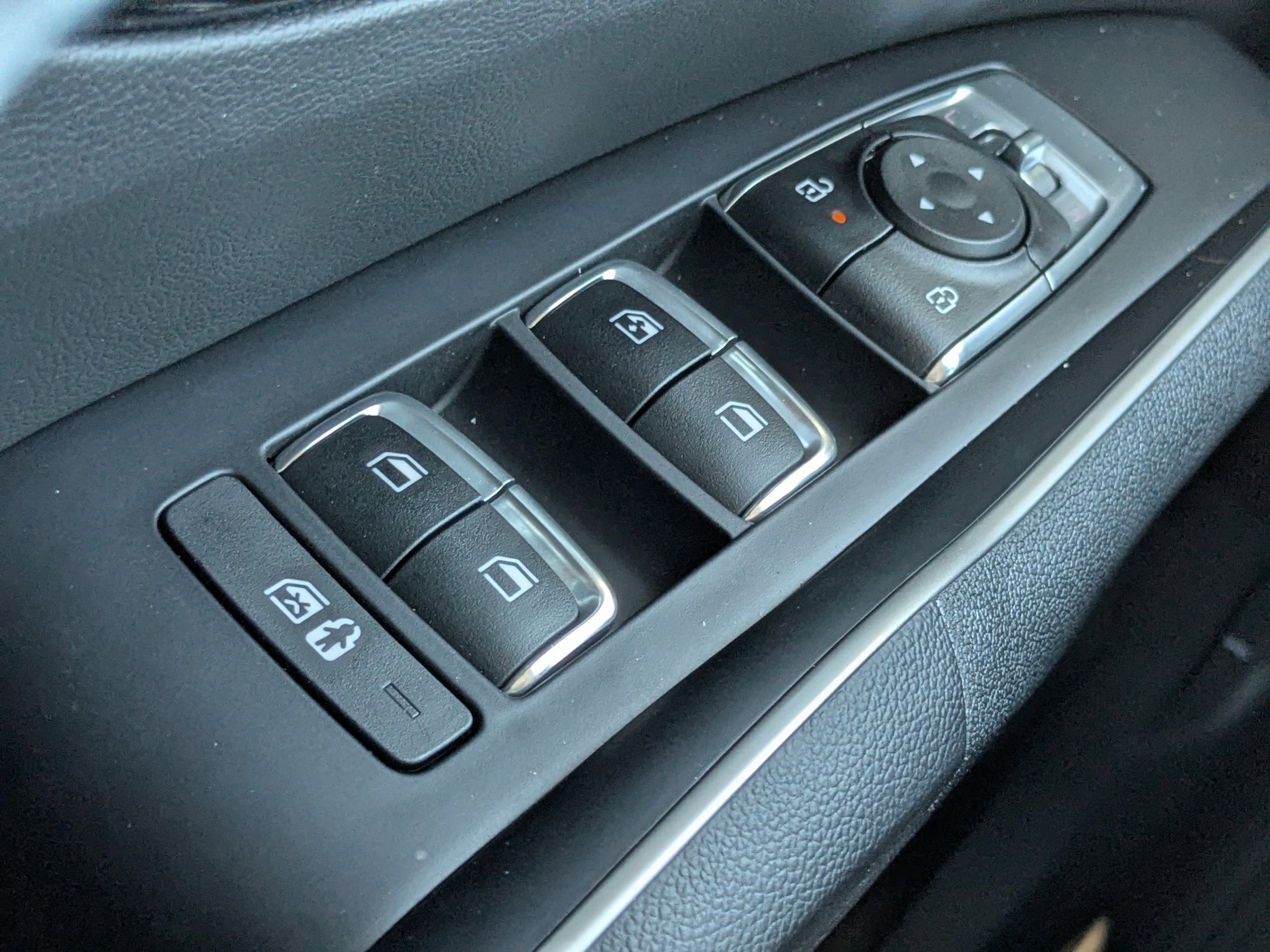 Certified 2025 Kia Sorento S w/ Panoramic Sunroof Package image 29