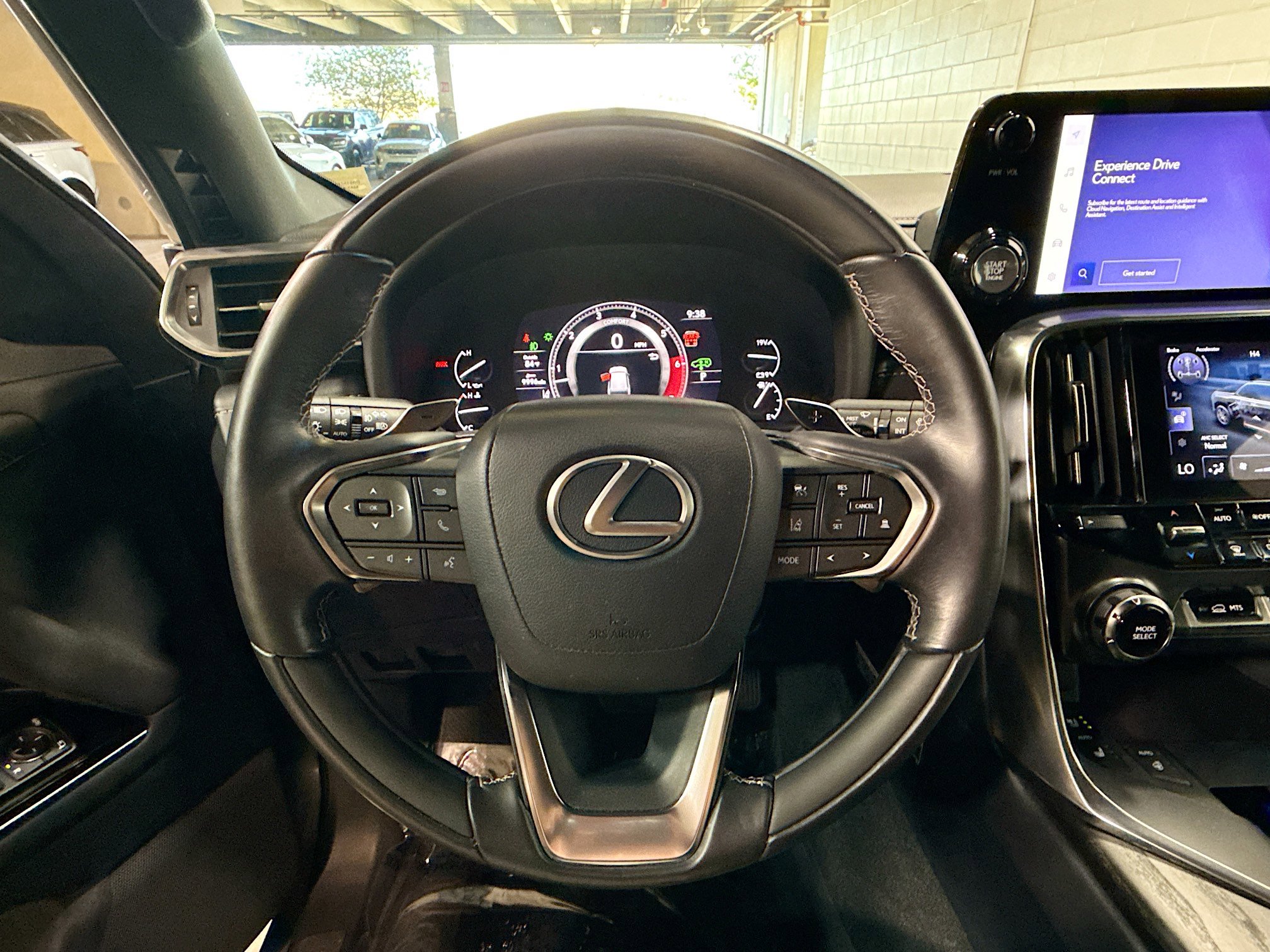 Used 2022 Lexus LX 600 4WD w/ Accessory Package (Z1) image 40
