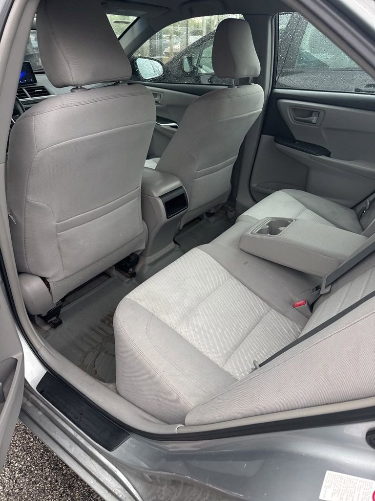 Used 2015 Toyota Camry LE FWD image 7