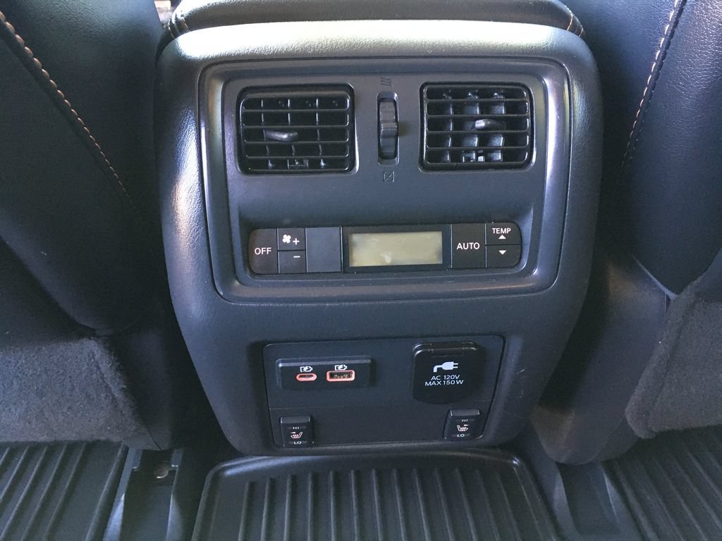 Used 2019 Nissan Pathfinder SL AWD/4WD image 23