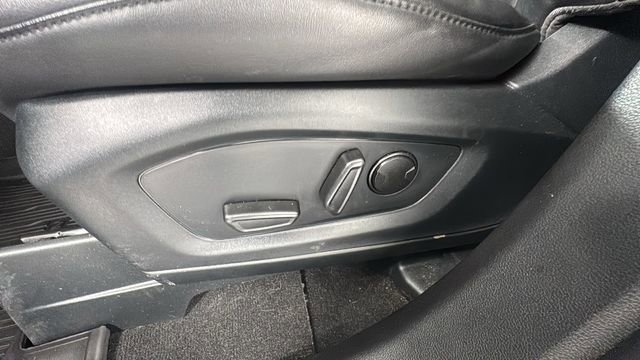 Used 2023 Ford Explorer XLT w/ Equipment Group 202A image 11