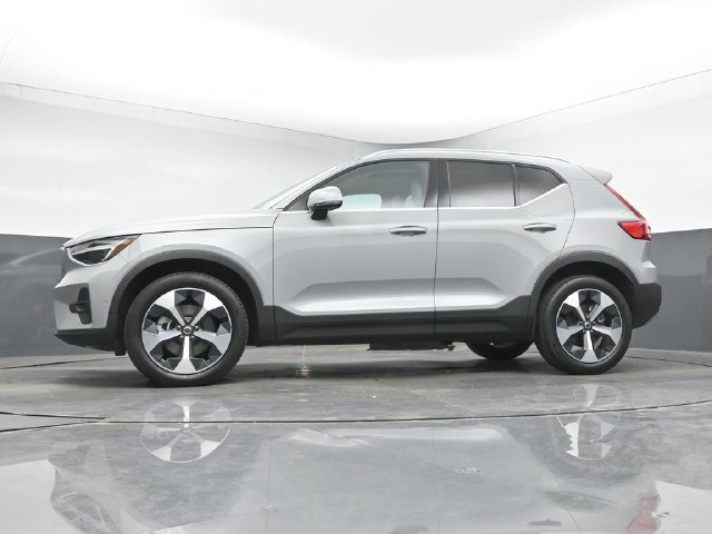 Used 2024 Volvo XC40 B5 Plus w/ Protection Package Premier AWD/4WD image 36
